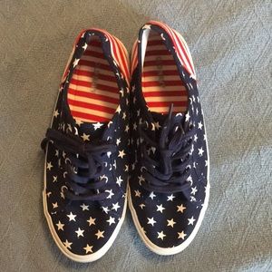 Women’s size 8 red, white, and blue sneakers!
